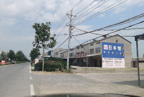 莲花如何能保证墙体广告的醒目性？