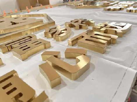 莲花拉丝不锈钢字的特点。