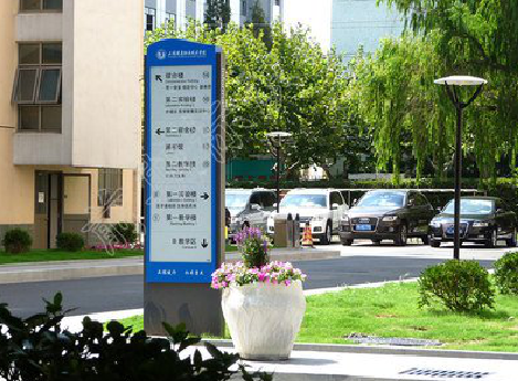 莲花哪些因素影响宣传栏的制作？